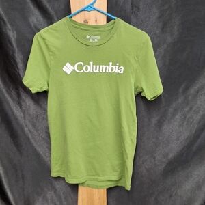 Columbia Green T-Shirt women's size small